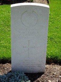 Klagenfurt War Cemetery - Taylor, Charles William